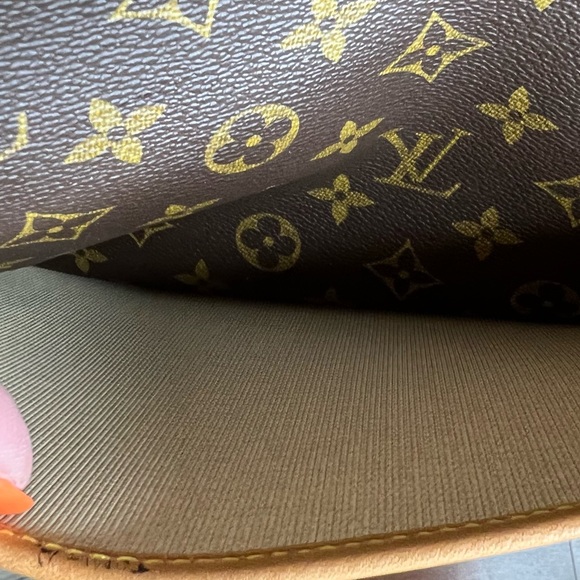 LOUIS VUITTON MONOGRAM DEAUVILLE TOTE - Picture 10 of 13